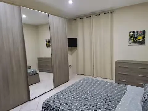 Via Gioberti 30 شقة